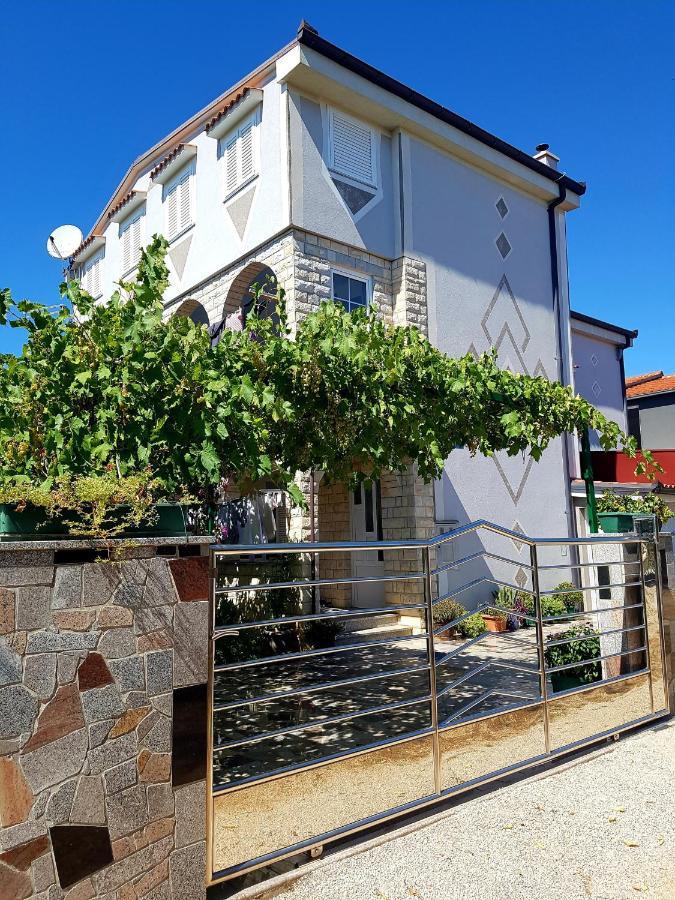 Apartments Petar & Anka Biograd Na Moru Εξωτερικό φωτογραφία