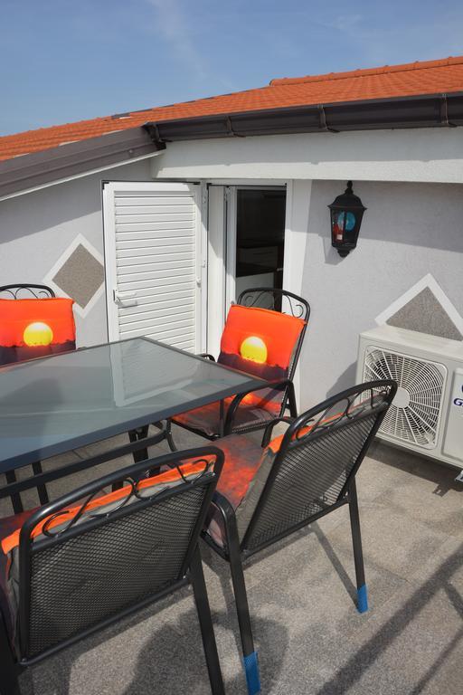 Apartments Petar & Anka Biograd Na Moru Εξωτερικό φωτογραφία
