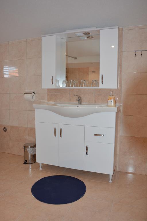 Apartments Petar & Anka Biograd Na Moru Δωμάτιο φωτογραφία